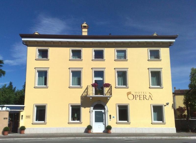 Opera Hotel