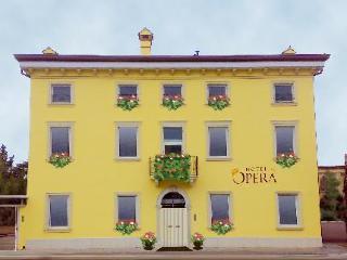 Hotel Operà 3*