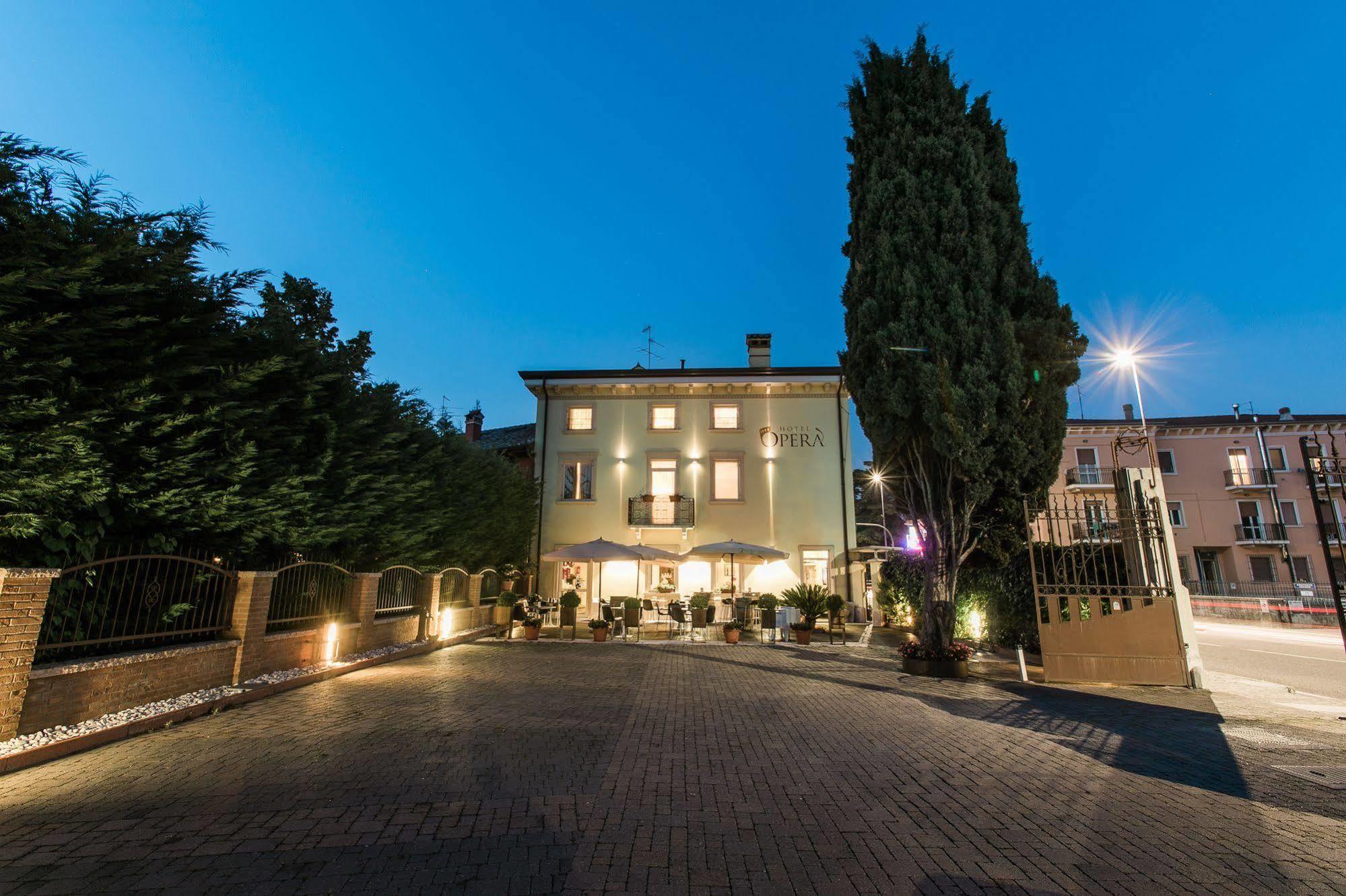 Hotel Opera Dossobuono