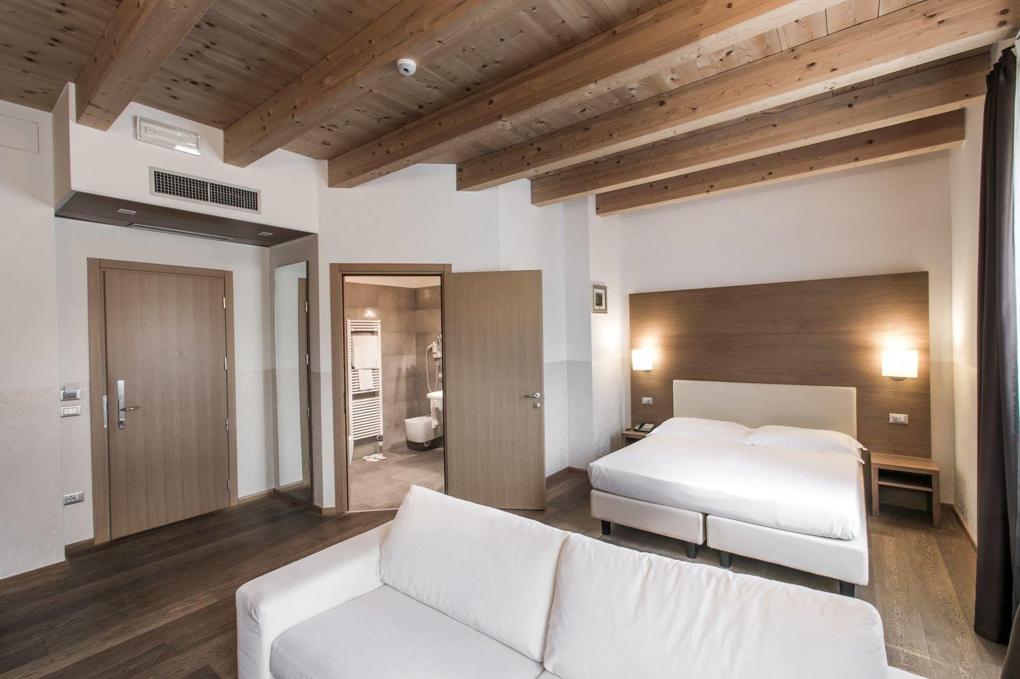Hotel Opera 3*